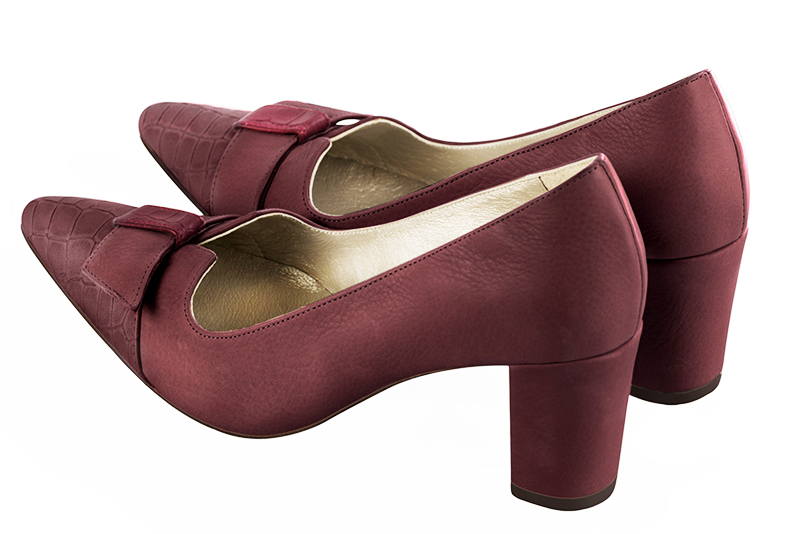 Burgundy red women's dress pumps, with a knot on the front. Tapered toe. Medium block heels. Rear view - Florence KOOIJMAN
